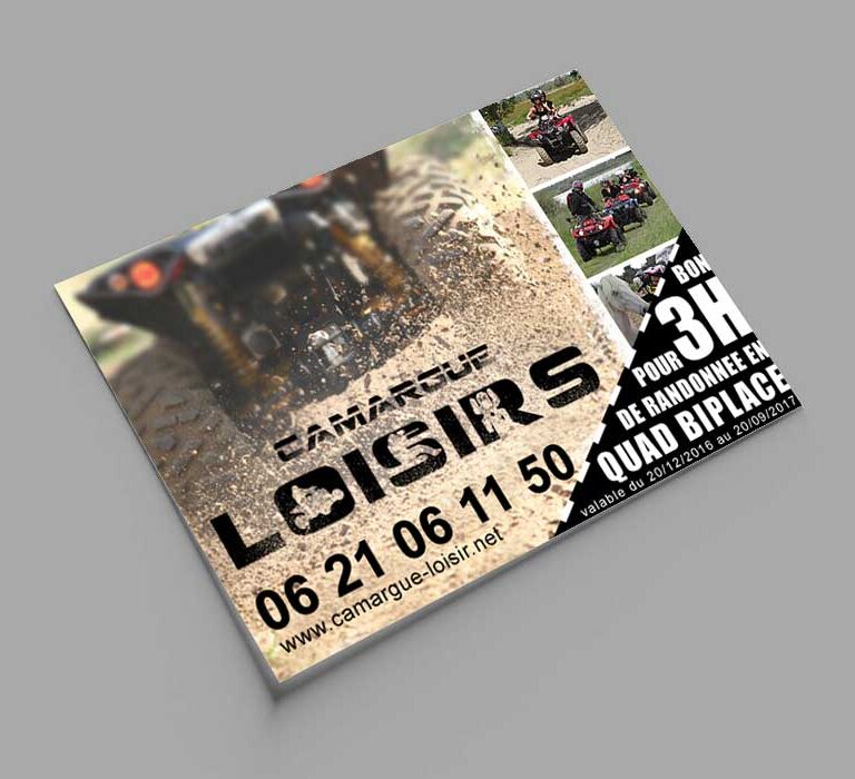 Mock-up de flyer coupon cadeau pour société de loisirs.