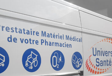 Habillage pour véhicule professionnel, ici un camion de livraisond e matériel médical.